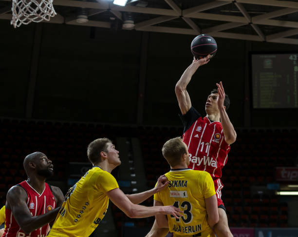 员在他的调 员在他的调