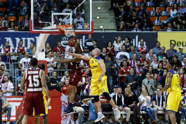 萨里列为首 萨里列为首