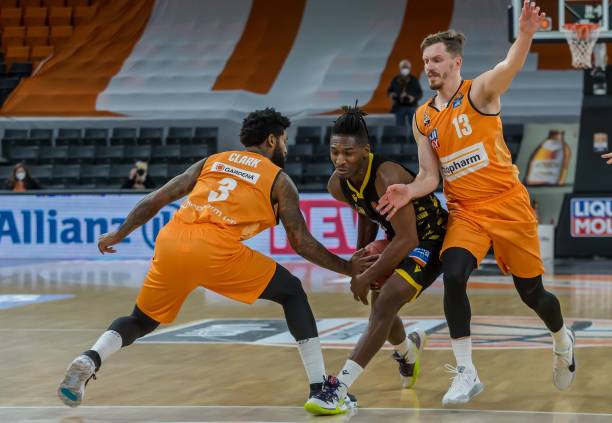 索谢达操刀 索谢达操刀